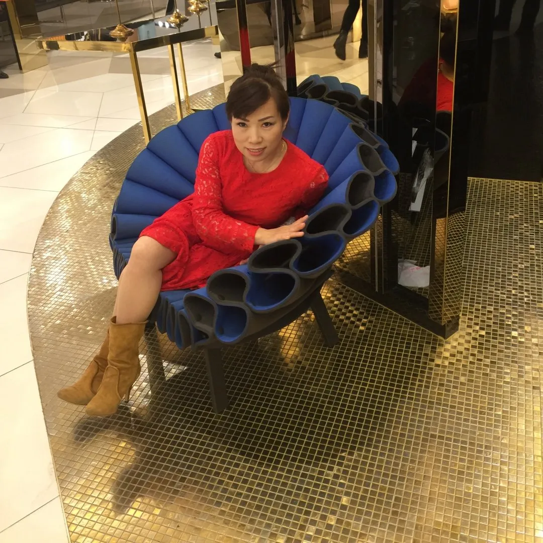 Chinese Floor Ladies Salon